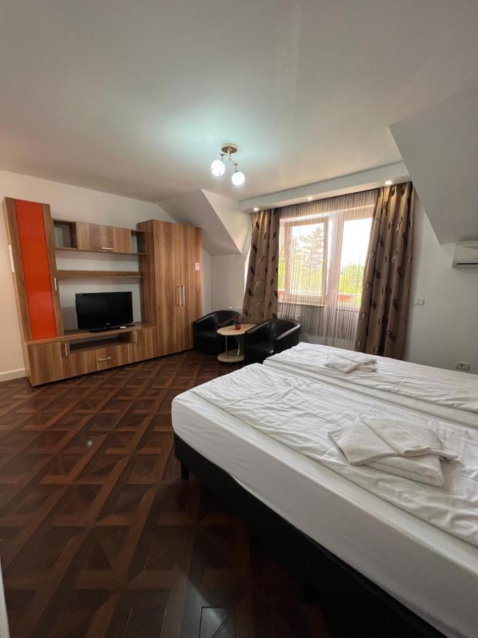 Hotel Gorunul Hunedoara Exteriör bild